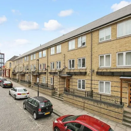 Rent this 5 bed townhouse on 42 Ferry Street in London, E14 3DT