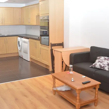 Rent this 7 bed apartment on 132 Tiverton Road in Basingstoke, RG23 8EH