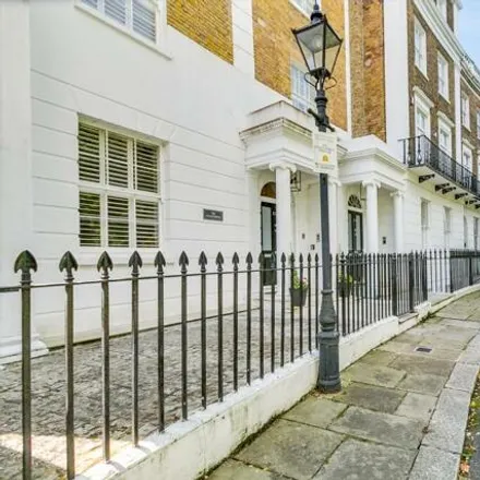Image 4 - Crescent Grove, London, SW4 7AG, United Kingdom - Townhouse for sale
