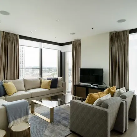 Rent this 3 bed apartment on 5 Merchant Square in London, W2 1AY