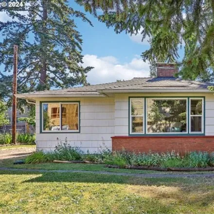 Buy this 2 bed house on 52 NE 146th Ave in Portland, Oregon