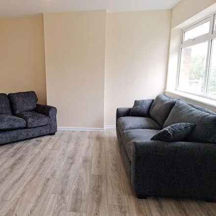 Rent this 3 bed townhouse on 37 Lodge Hill Road in Selly Oak, B29 6NU