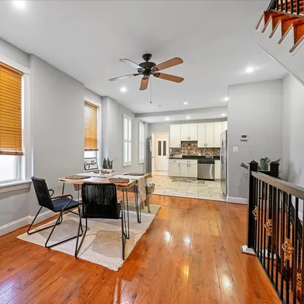 Image 5 - 229 North Linwood Avenue, Baltimore, MD 21224, USA - Townhouse for sale