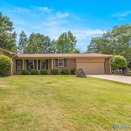 Buy this 4 bed house on 2099 Weatherly Road Southeast in Willow Bend, Huntsville