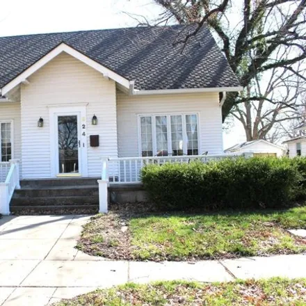 Buy this 3 bed house on 372 North Locust Avenue in Marion, KS 66861