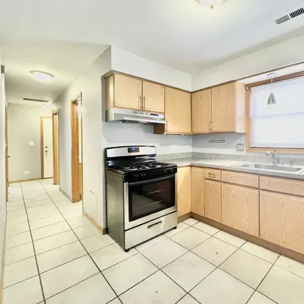 Image 3 - 2716 West 37th Place, Chicago, IL 60632, USA - House for rent