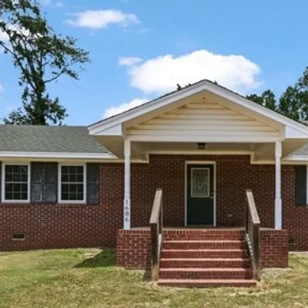 Buy this 3 bed house on 1686 Scott Rd in Alabama, 36008