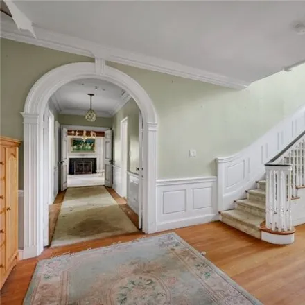 Image 5 - 10 Hicks Ln, Old Westbury, New York, 11568 - House for sale
