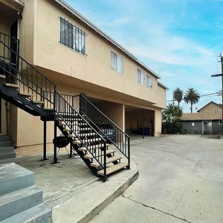 Image 2 - 926 South Kenmore Avenue, Los Angeles, CA 90006, USA - House for sale