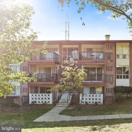 Rent this 1 bed apartment on 198 Park Terrace Court Southeast in Vienna, VA 22180