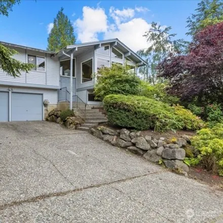 Buy this 4 bed house on 12301 Southeast 47th Street in Lake Heights, Bellevue