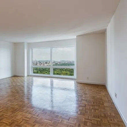 Image 2 - Trump Tower, 721/725 5th Avenue, New York, NY 10022, USA - House for rent
