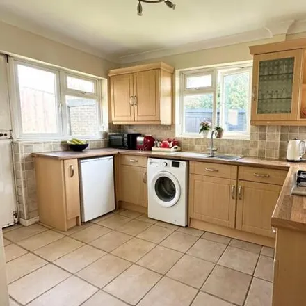 Image 4 - 8 Byfields Croft, Bexhill-on-Sea, TN39 4JP, United Kingdom - House for sale