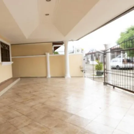 Buy this 3 bed house on Calle Los Cedros in Pueblo Nuevo, 0818