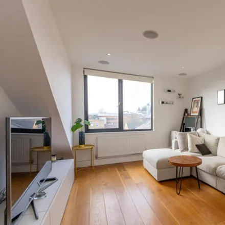 Buy this 1 bed apartment on Dunbar Road in London, N22 5BE