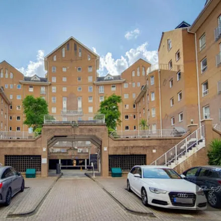 Image 2 - Mercury Court, Homer Drive, London, E14 3UF, United Kingdom - Apartment for sale