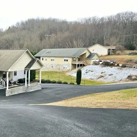 Image 6 - 96 Carolina Crest Drive, Macon County, NC 28734, USA - House for sale