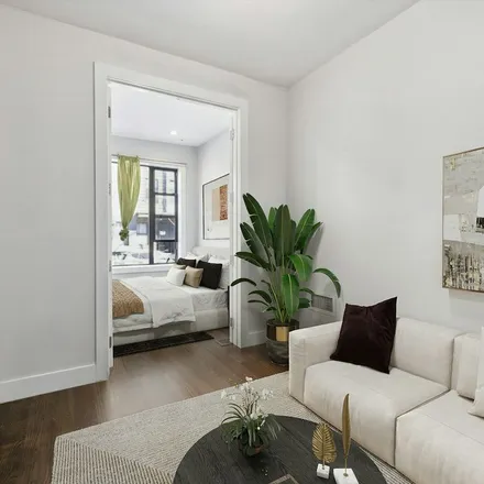 Rent this 3 bed apartment on 580 Fairview Avenue in New York, NY 11385