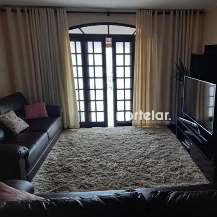 Buy this 3 bed house on Rua Augusto Viana de Castelo 11 in Lauzane Paulista, São Paulo - SP
