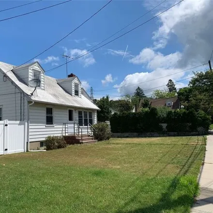 Rent this 4 bed house on 125 Meldon Avenue in Albertson, NY 11507