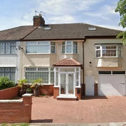 Buy this 4 bed duplex on South Mossley Hill Road in Liverpool, L19 9BQ