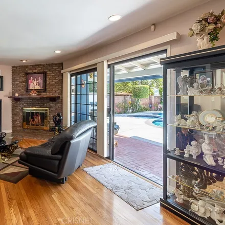 Image 5 - 7061 Forbes Avenue, Los Angeles, CA 91406, USA - House for sale