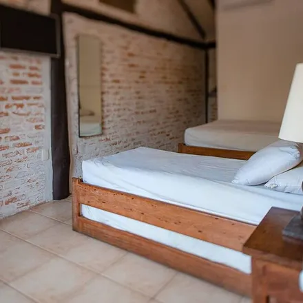 Rent this 2 bed house on Modesti Imóveis Praia de Juquehy in Rua Benedito Izidoro de Moraes 365, Juqueí