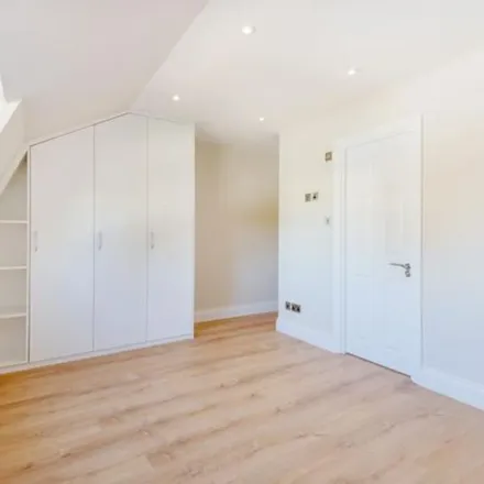 Image 3 - 10 Elm Tree Road, London, NW8 9JX, United Kingdom - Apartment for rent