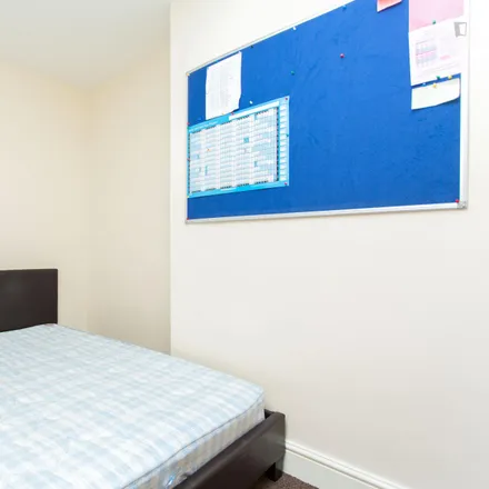 Image 2 - Easier Travel, 643 Staniforth Road, Sheffield, S9 4RD, United Kingdom - Room for rent