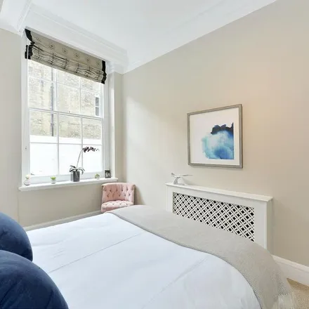 Image 9 - Cadogan Lane, London, SW1X 9EL, United Kingdom - Apartment for rent