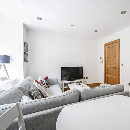 Rent this 1 bed apartment on The Johnson Building in Hatton Garden, London