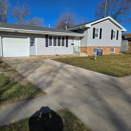 Buy this 4 bed house on 324 North 26th Place in Fort Dodge, IA 50501