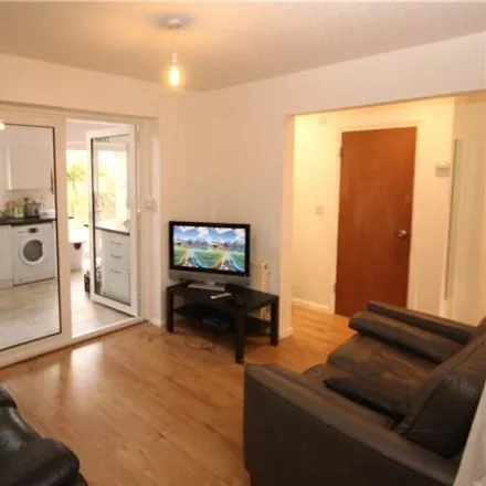 Image 2 - Linden Court, Englefield Green, TW20 0TG, United Kingdom - House for sale