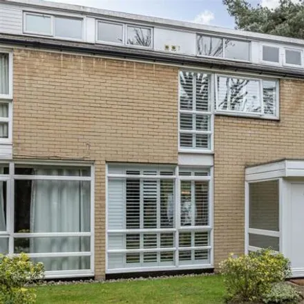 Buy this 2 bed townhouse on Weymede in Byfleet, KT14 7DS