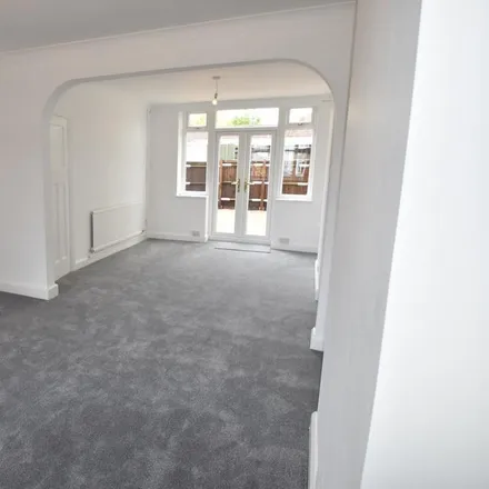 Image 7 - Victoria Road, Eton Wick, SL4 6LY, United Kingdom - House for rent