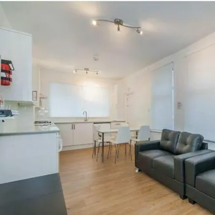 Rent this 5 bed townhouse on 5 St. Margaret's Avenue in London, N15 3DH
