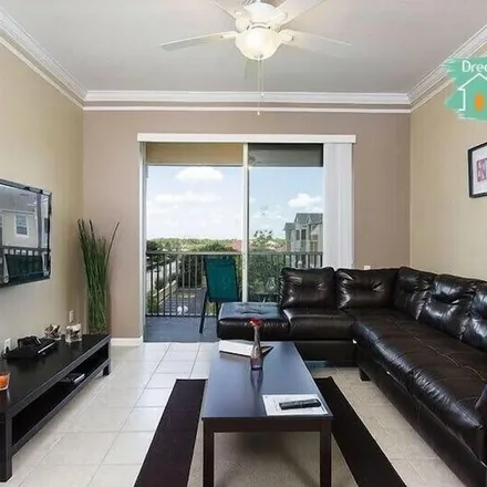 Rent this 3 bed apartment on Kissimmee