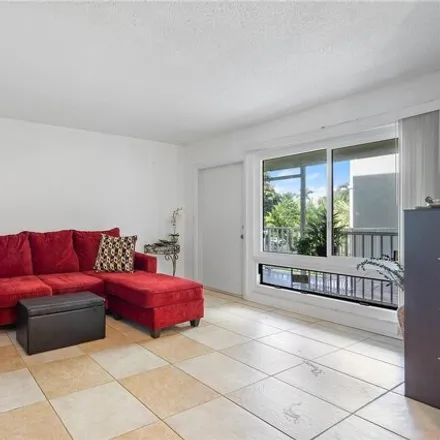 Image 7 - 34 Palm Club Drive, Lauderdale-by-the-Sea, Broward County, FL 33062, USA - Condo for sale