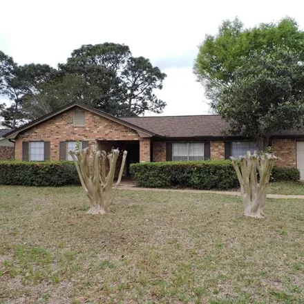Rent this 3 bed house on 5739 Keystone Road in Pensacola, FL 32504
