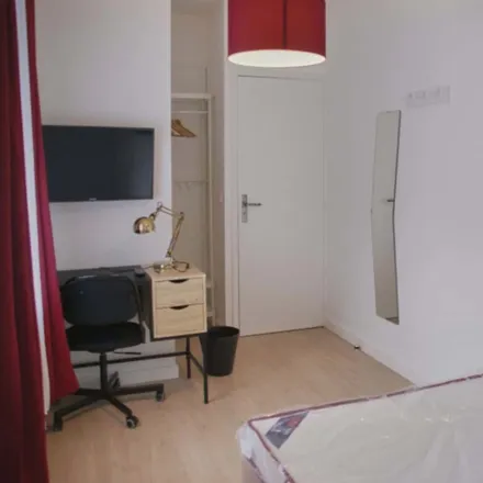 Image 1 - 16 Rue de Loos, 59037 Lille, France - Room for rent