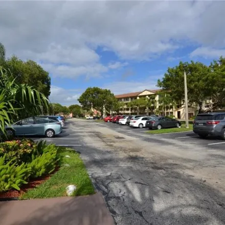 Image 4 - 1351 Southwest 141st Avenue, Pembroke Pines, FL 33027, USA - Condo for sale