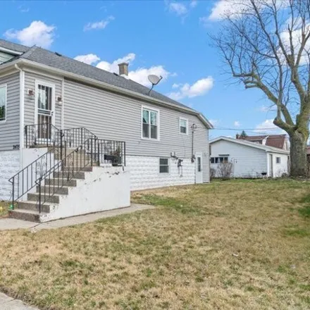 Buy this 4 bed house on 2438 New York Avenue in Hammond, IN 46394