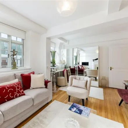 Image 5 - Cranmer Court, 1-67, 110A, 147-245;111-146 Whitehead's Grove, London, SW3 3HB, United Kingdom - Apartment for sale