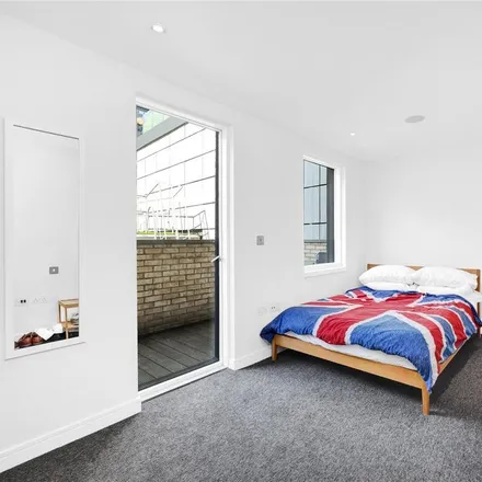 Image 5 - Blackall Street, London, EC2A 4QU, United Kingdom - Apartment for rent