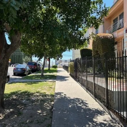 Image 4 - 929 South Hobart Boulevard, Los Angeles, CA 90006, USA - House for rent