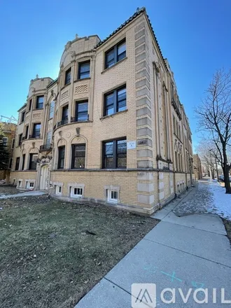 Rent this 2 bed apartment on 3225 W Catalpa Ave