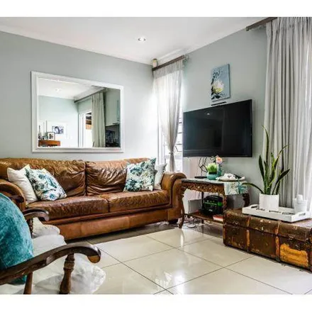 Rent this 4 bed apartment on Old Transkei Road in Nahoon Valley, East London
