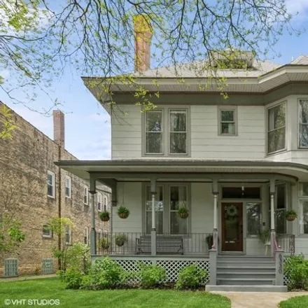 Buy this 6 bed house on 6330 North Hermitage Avenue in Chicago, IL 60660