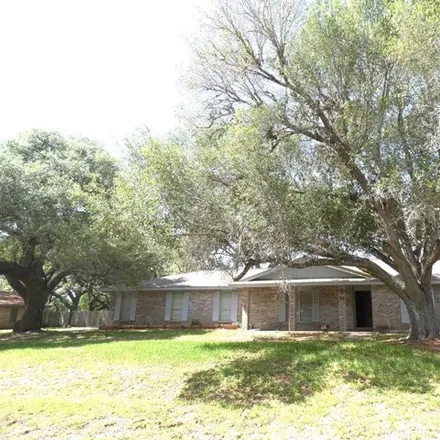 Image 4 - 58 Encino Loma, Bee County, TX 78102, USA - House for sale