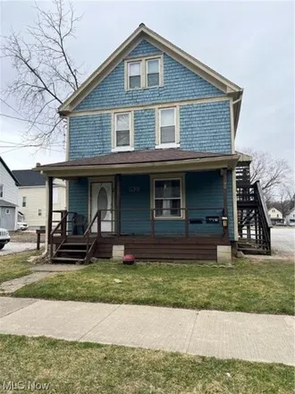 Buy this 4 bed house on 409 Cross Street in Akron, OH 44311